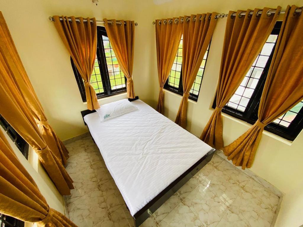 Hotel Bob Leisure à Ooty Extérieur photo